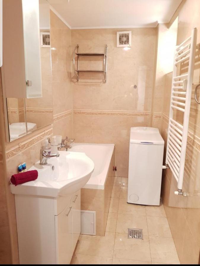 Baba Novac Apartment Bukares Bagian luar foto