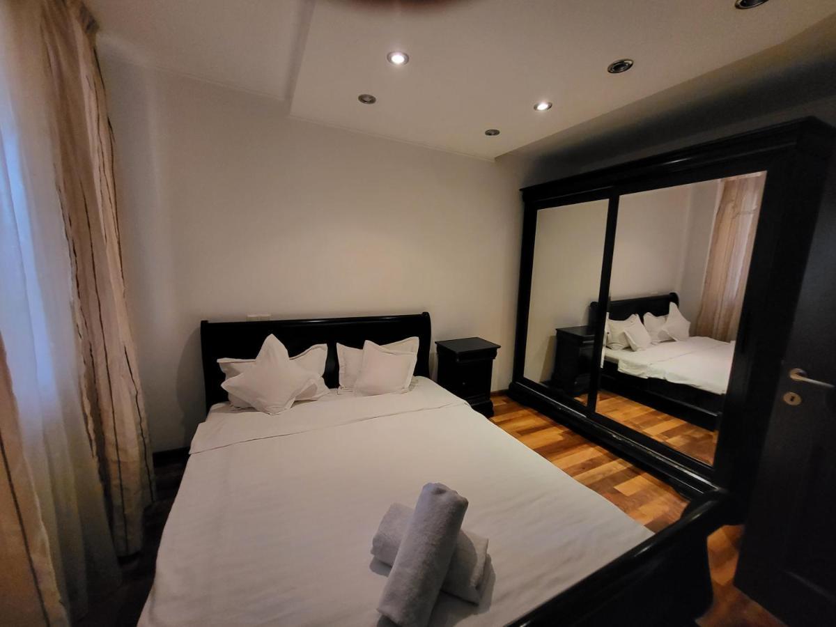 Baba Novac Apartment Bukares Bagian luar foto